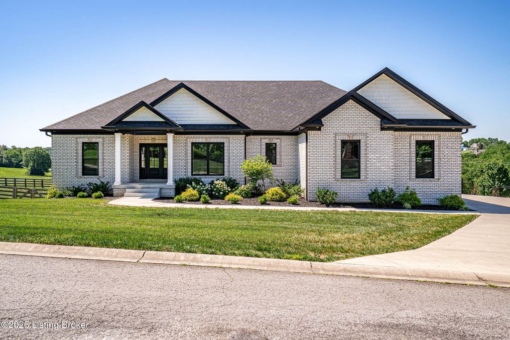 37 Landsdown Ct, Fisherville, KY 40023