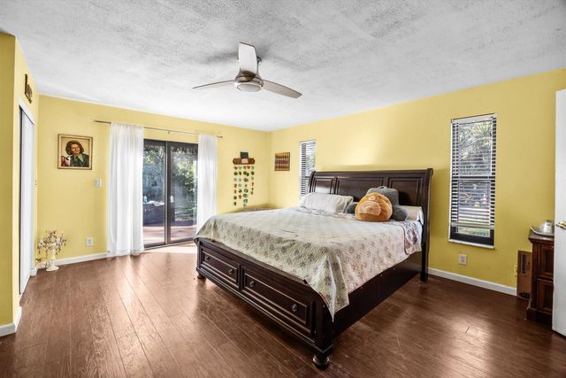 16888 W Hialeah Drive, The Acreage, FL 33470