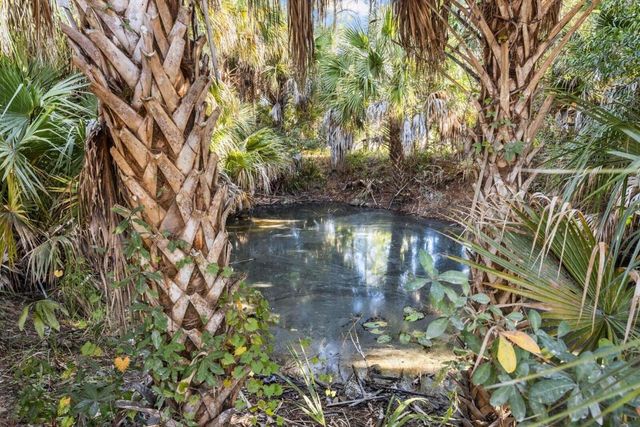 16888 W Hialeah Drive, The Acreage, FL 33470