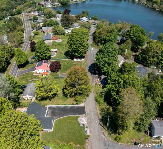 24 West Lakeview Road, Plymouth, CT 06782