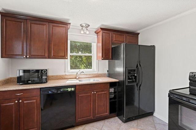 78 Laurie Ave, South Hadley, MA 01075