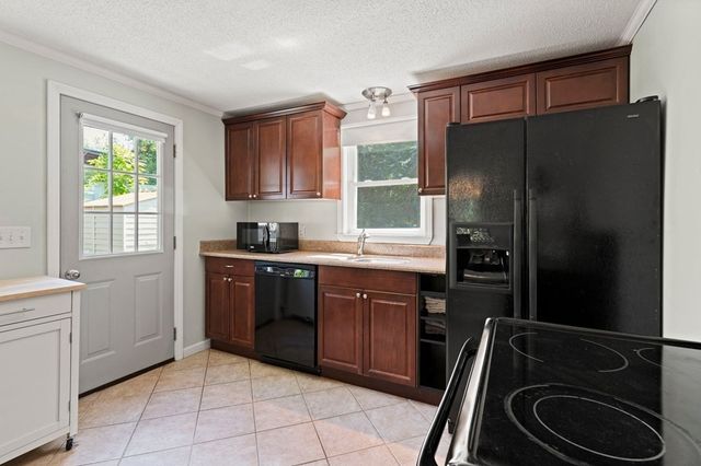 78 Laurie Ave, South Hadley, MA 01075