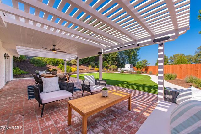 298 Trailside Court, Newbury Park, CA 91320