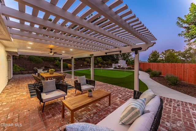 298 Trailside Court, Newbury Park, CA 91320