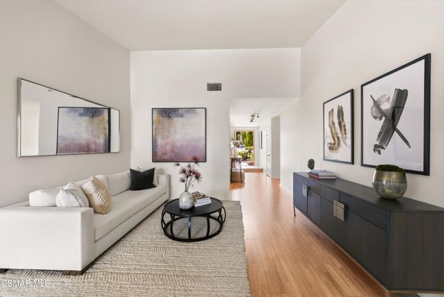 298 Trailside Court, Newbury Park, CA 91320