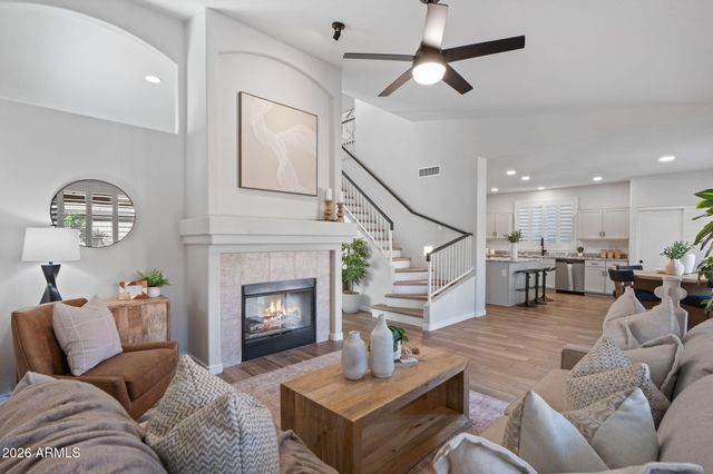 3212 E TONTO Lane, Phoenix, AZ 85050