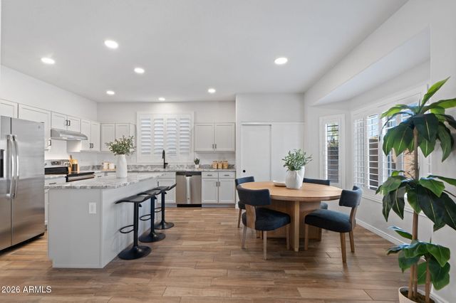 3212 E TONTO Lane, Phoenix, AZ 85050