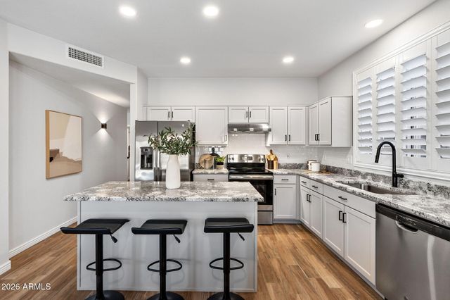 3212 E TONTO Lane, Phoenix, AZ 85050