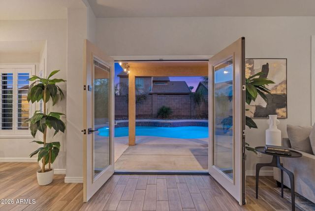 3212 E TONTO Lane, Phoenix, AZ 85050