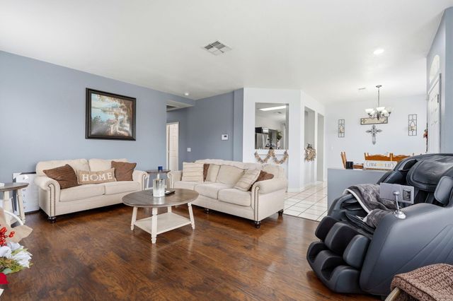 1865 W Wall Avenue, Porterville, CA 93257