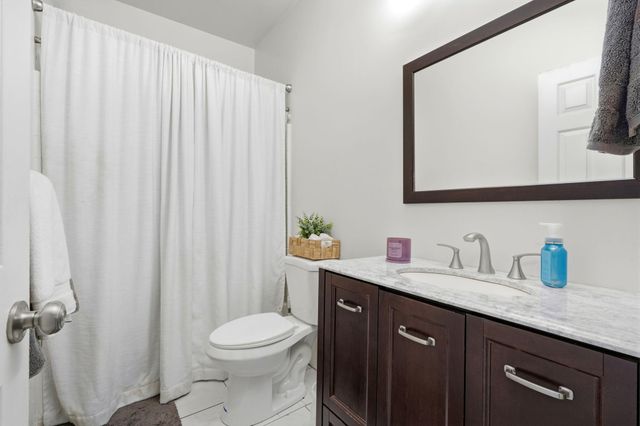 1865 W Wall Avenue, Porterville, CA 93257