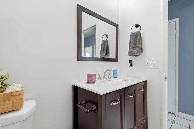 1865 W Wall Avenue, Porterville, CA 93257