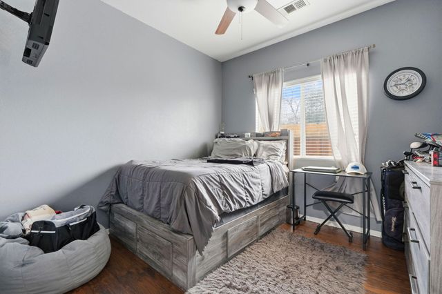 1865 W Wall Avenue, Porterville, CA 93257