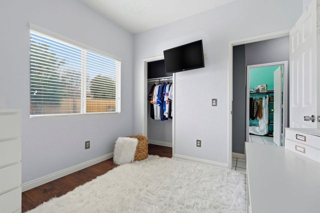 1865 W Wall Avenue, Porterville, CA 93257