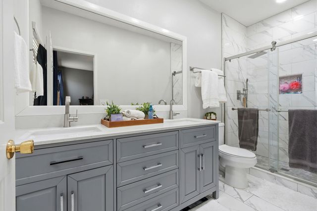 1865 W Wall Avenue, Porterville, CA 93257