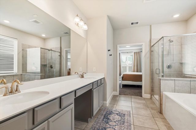 346 Cavil Barrier Lane, La Porte, TX 77571