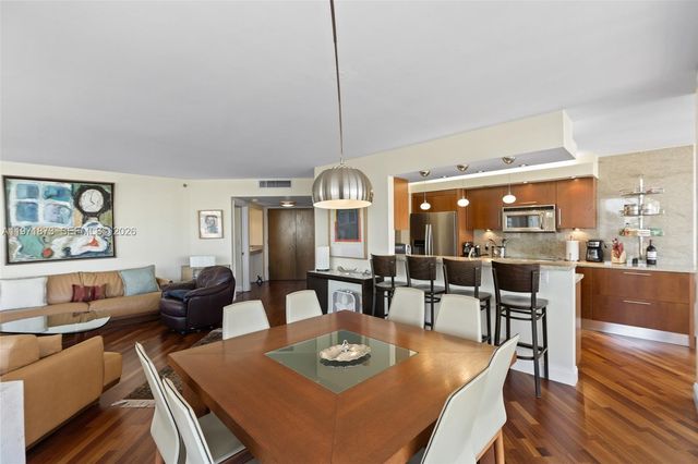 1000 W Island Blvd 1209, Aventura, FL 33160