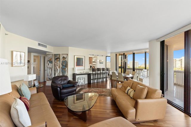 1000 W Island Blvd 1209, Aventura, FL 33160