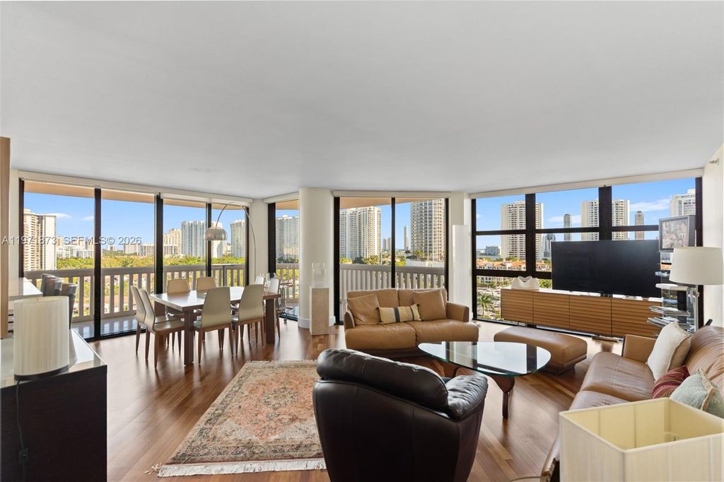 1000 W Island Blvd 1209, Aventura, FL 33160