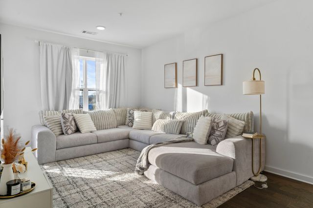 1677 54th Ave N Apt 338, Nashville, TN 37209