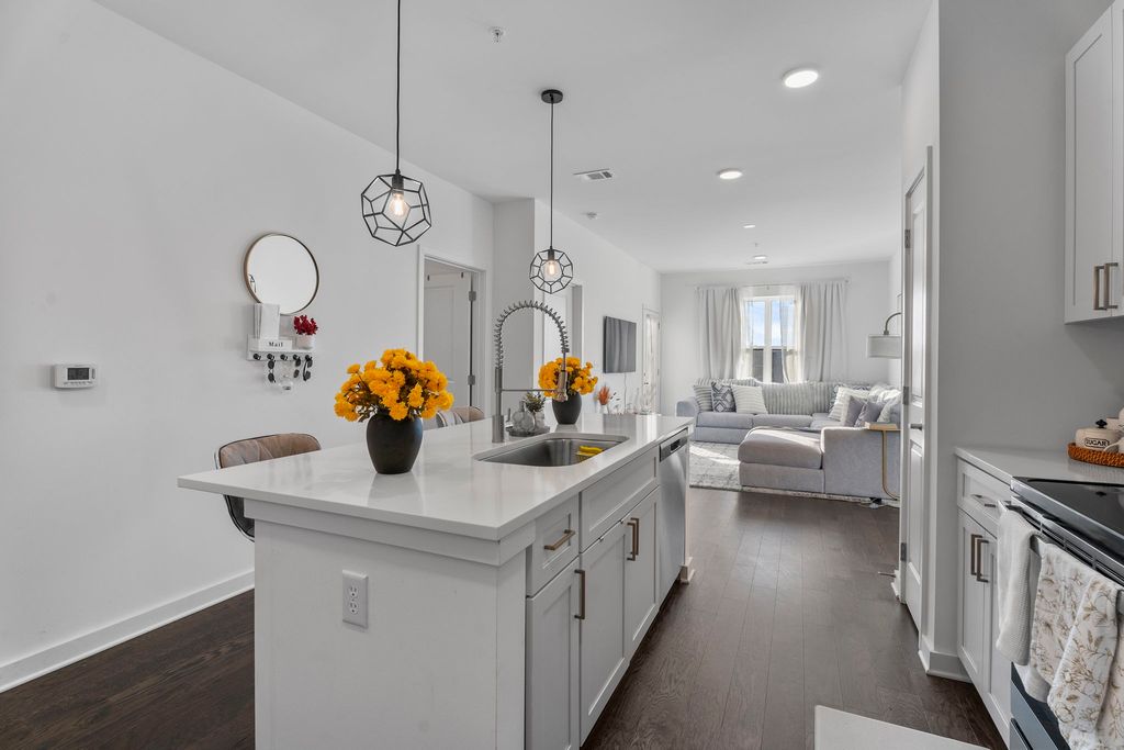 1677 54th Ave N Apt 338, Nashville, TN 37209