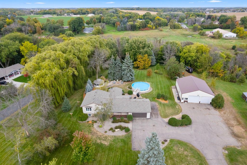655 Hillside Road SE, New Prague, MN 56071 — exterior