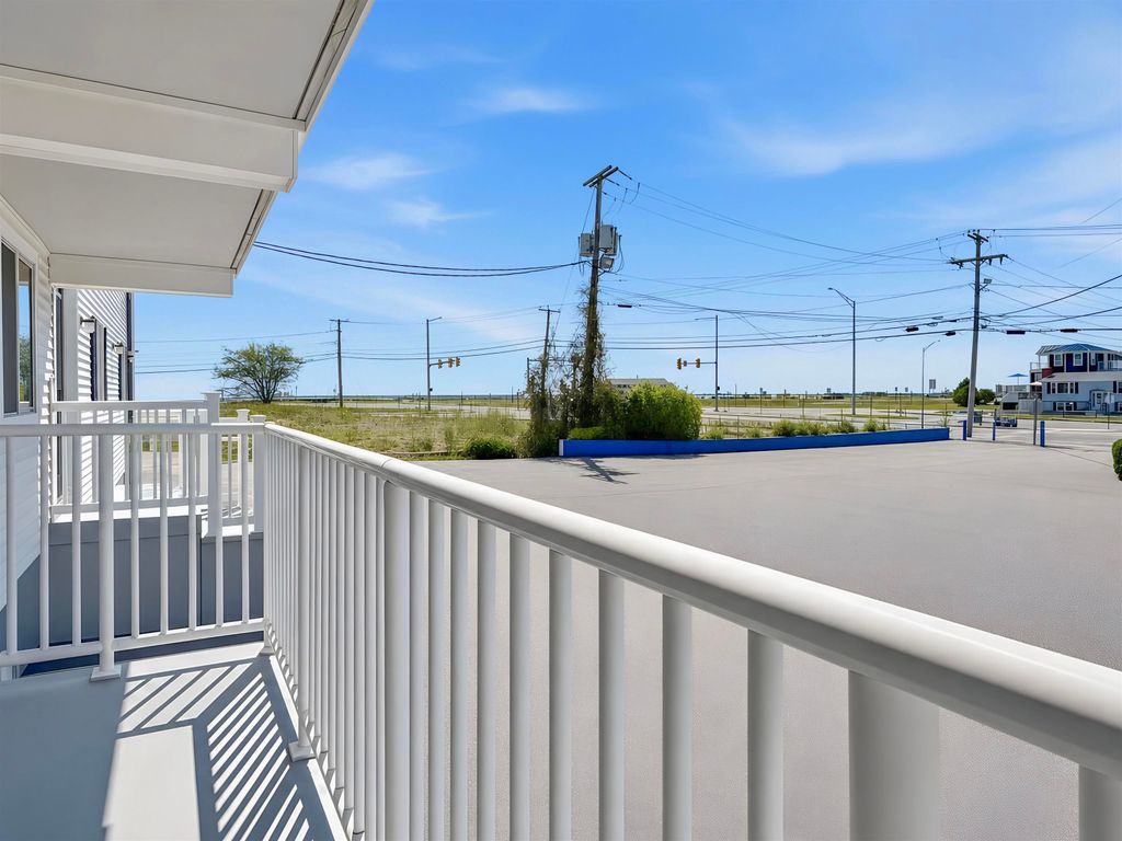 Image 1 of property listing at 933 Ocean Blvd # 102, Hampton, NH 03842
