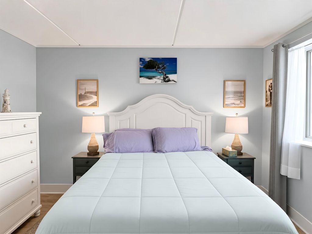 Image 10 of property listing at 933 Ocean Blvd # 102, Hampton, NH 03842