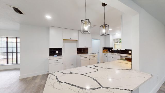 3105 Green Valley Lane, Arlington, TX 76014