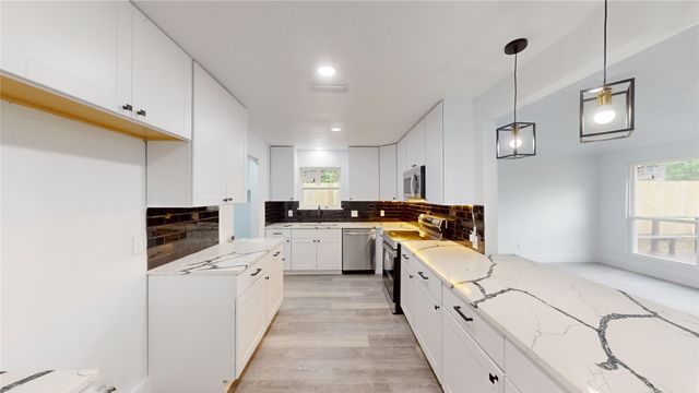3105 Green Valley Lane, Arlington, TX 76014