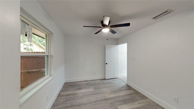 3105 Green Valley Lane, Arlington, TX 76014