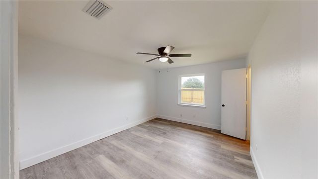 3105 Green Valley Lane, Arlington, TX 76014