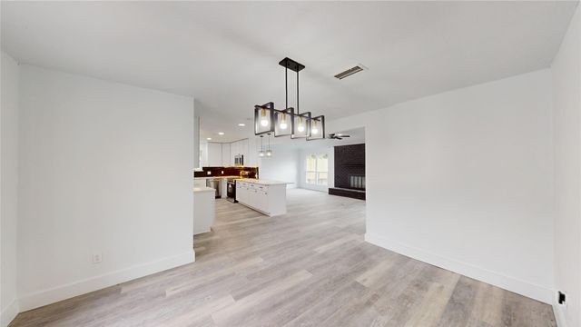 3105 Green Valley Lane, Arlington, TX 76014