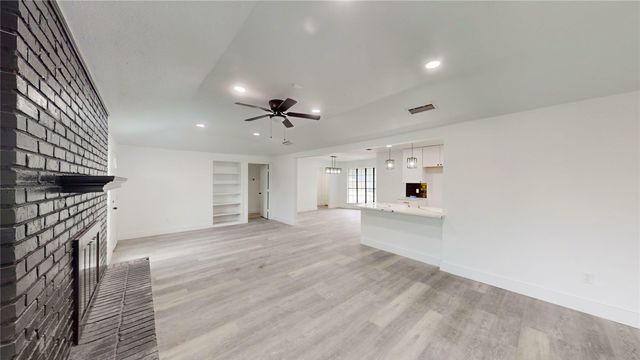 3105 Green Valley Lane, Arlington, TX 76014