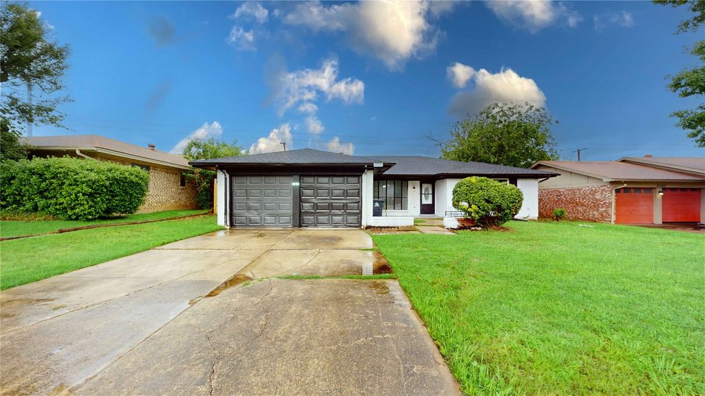 3105 Green Valley Lane, Arlington, TX 76014