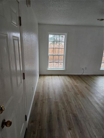 8220 NW 10th 18, Oklahoma City, OK 73127