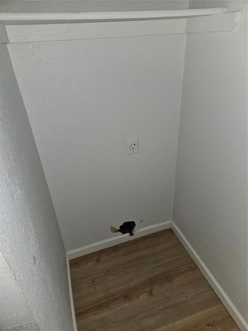 8220 NW 10th 18, Oklahoma City, OK 73127