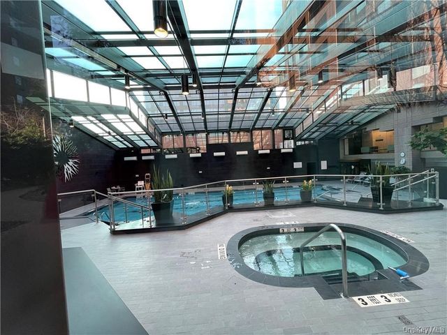 4 Martine Avenue 814, White Plains, NY 10606