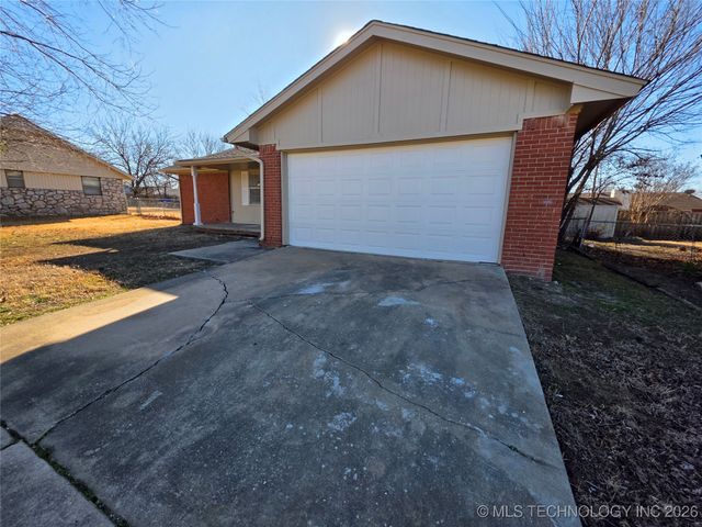 345 W Waco Place, Broken Arrow, OK 74011