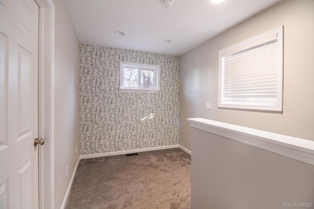 207 Woodbine Drive, Milford Charter Township, MI 48380