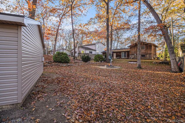 207 Woodbine Drive, Milford Charter Township, MI 48380