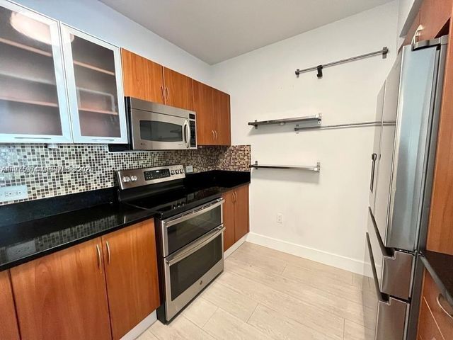 2775 NE 187th Street 326, Aventura, FL 33180