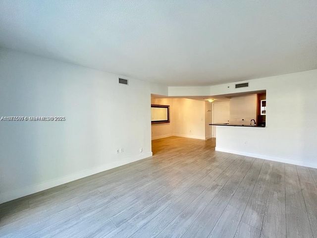 2775 NE 187th Street 326, Aventura, FL 33180
