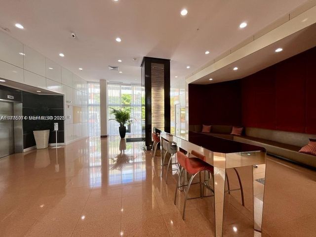 2775 NE 187th Street 326, Aventura, FL 33180