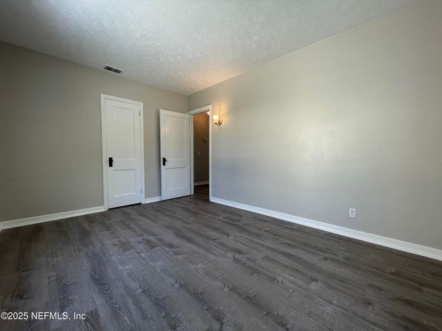 2887 LENOX Avenue, Jacksonville, FL 32254