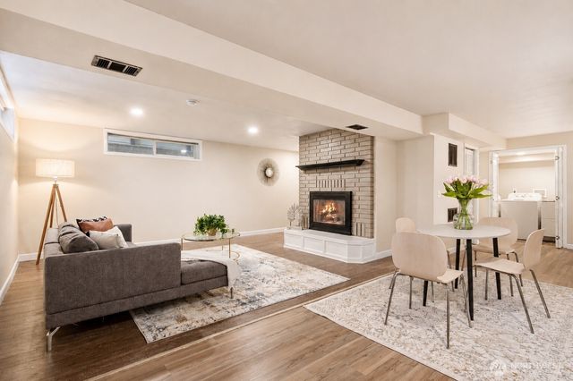 1832 Camas Avenue NE, Renton, WA 98056