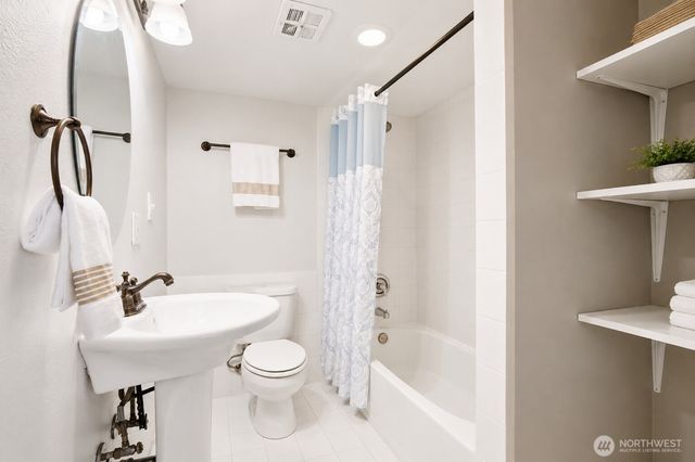 1832 Camas Avenue NE, Renton, WA 98056