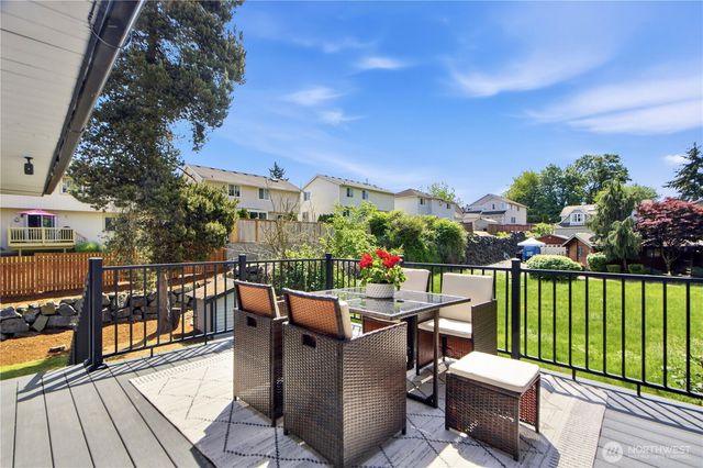 1832 Camas Avenue NE, Renton, WA 98056