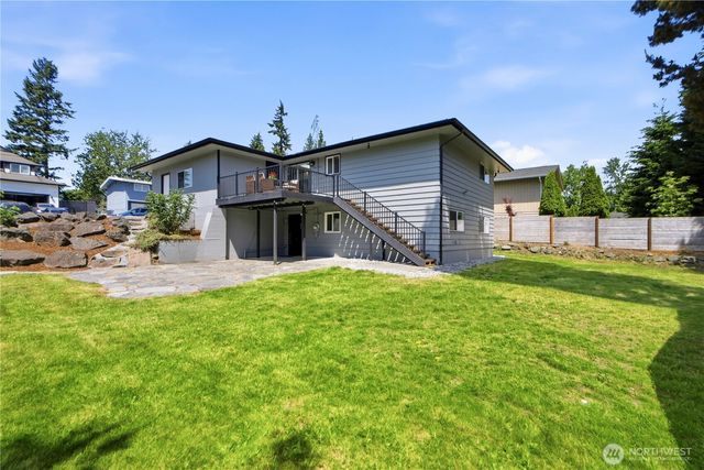 1832 Camas Avenue NE, Renton, WA 98056