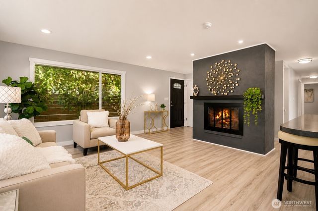 1832 Camas Avenue NE, Renton, WA 98056